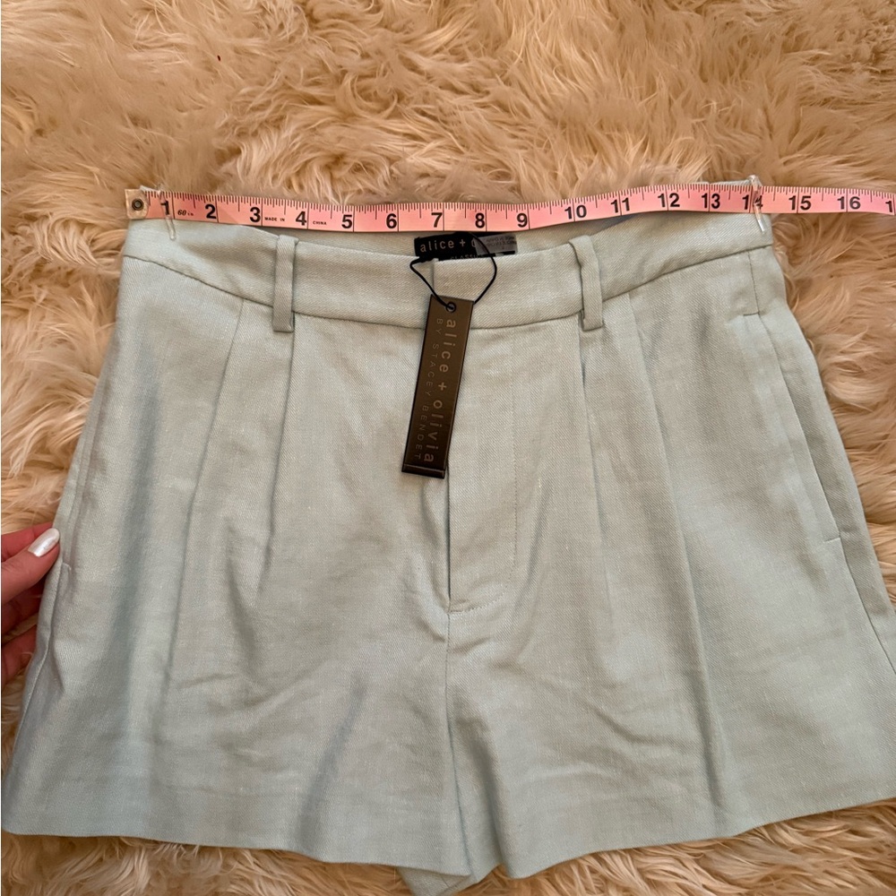 NWT Alice + Olivia Conry Linen Pleated Short In Spring Sky - Picture 6 of 6
